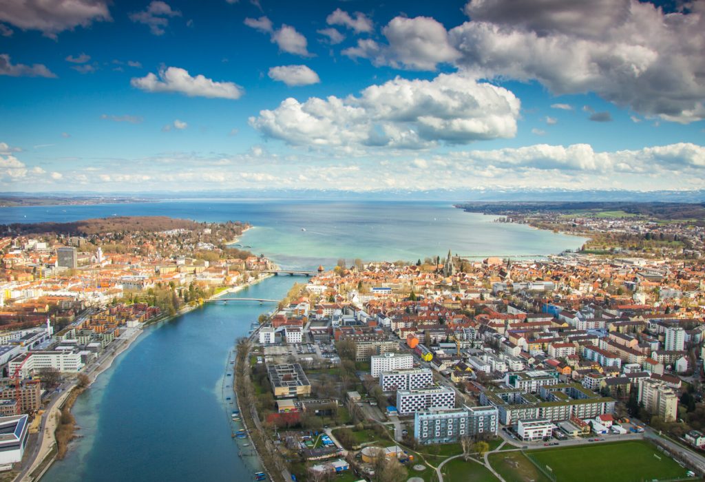 konstanz-bodensee-alpen-muenster-seerhein-trichter-fahrradbruecke-rheinbruecke-luftbild-02-copyright-mtk-moritz-kertzscher-1600x1067.jpg